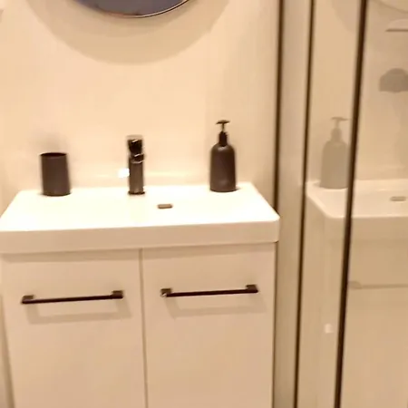 Apartment Studio Confortable A Thierry 20 M² Avec Parking *